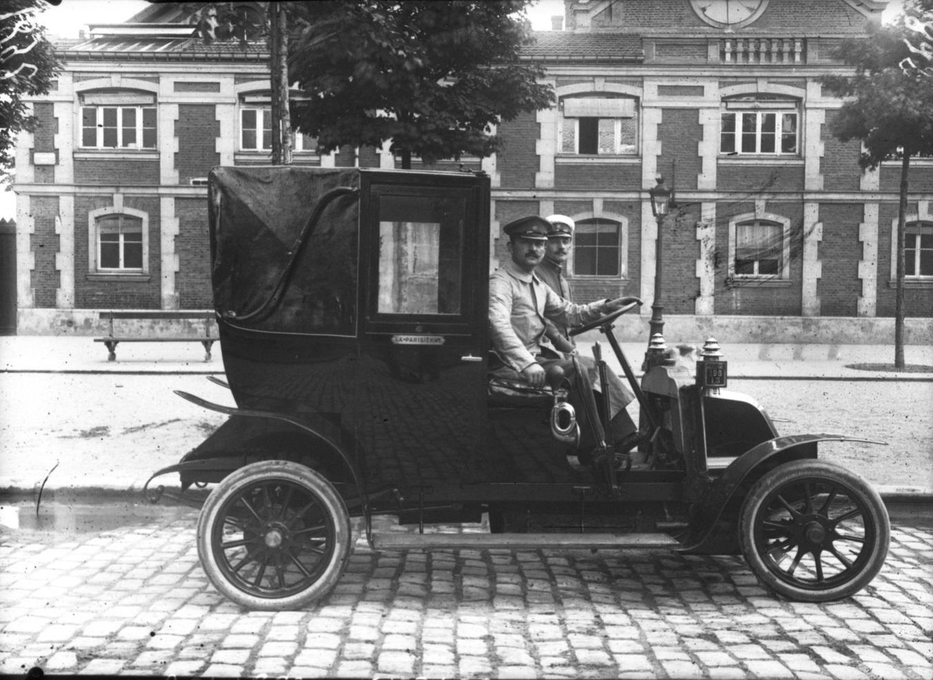 L'histoire des taxis de France — Fédération Nationale des Taxis